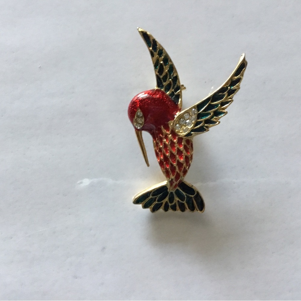 Vintage Gold Tone Enameled Hummingbird Brooch Pin with Rhinestone. Preowned.